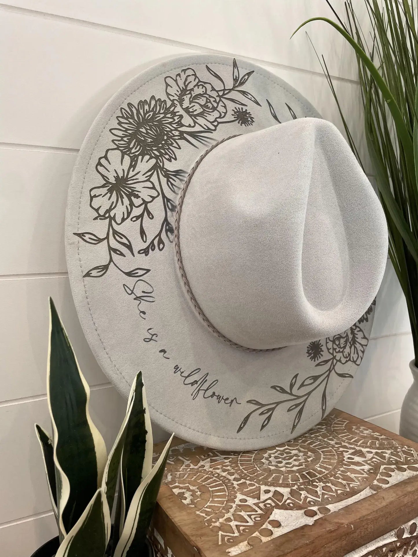 Engraved Floral Hat 1