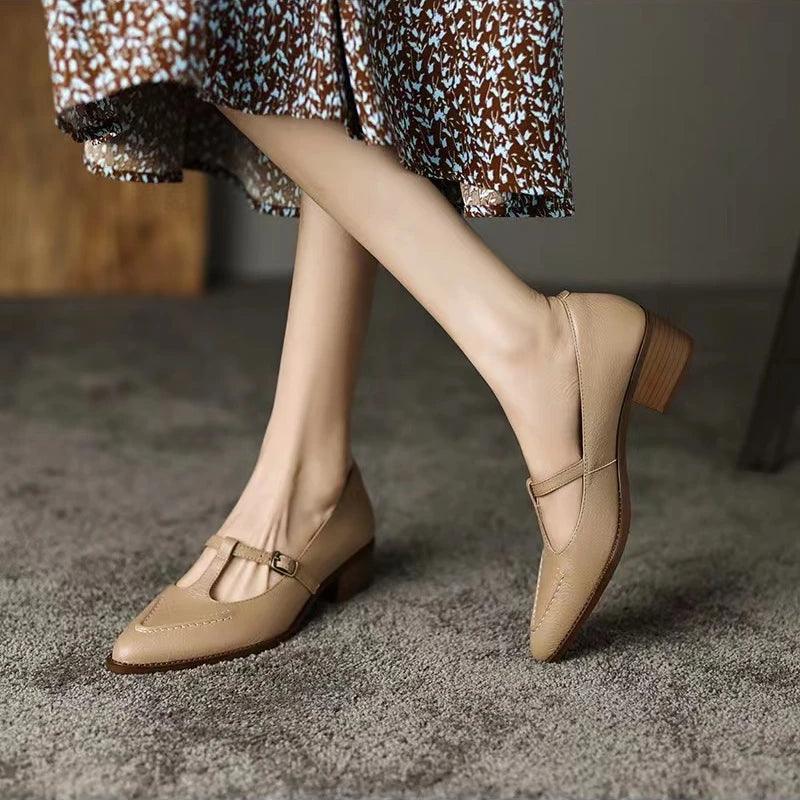Chic Low Heeled Mary Janes // Honeypot: New + Vintage High Quality Western Wear