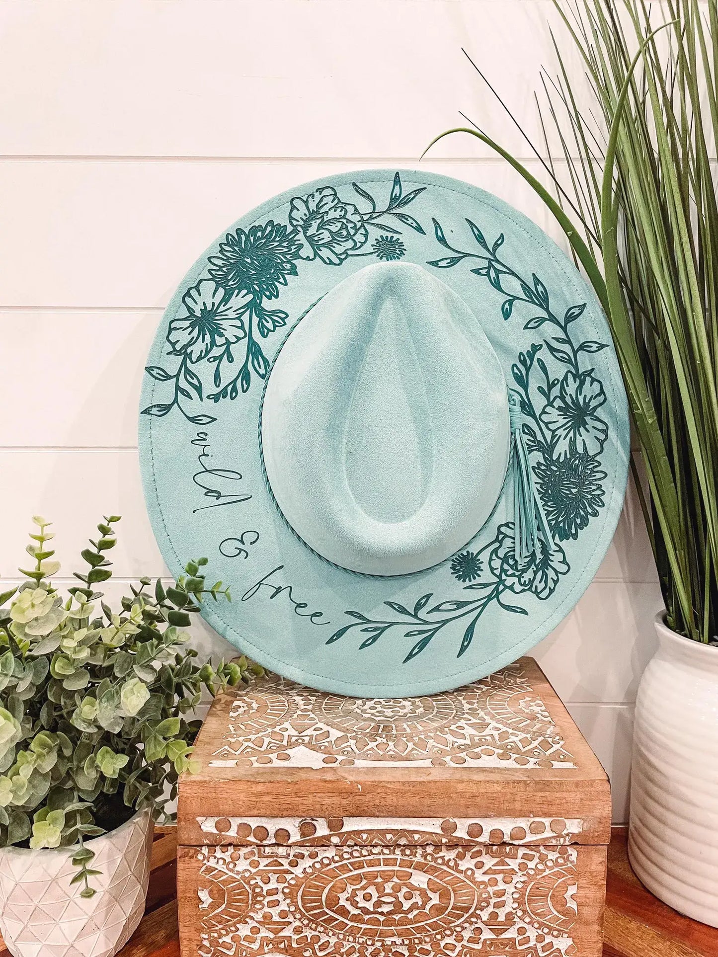 Engraved Floral Hat 1