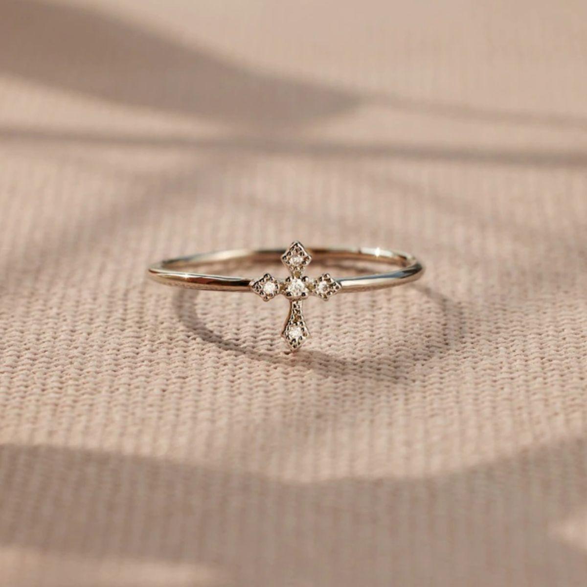925 Sterling Silver Cross Ring // Honeypot: New + Vintage High Quality Western Wear