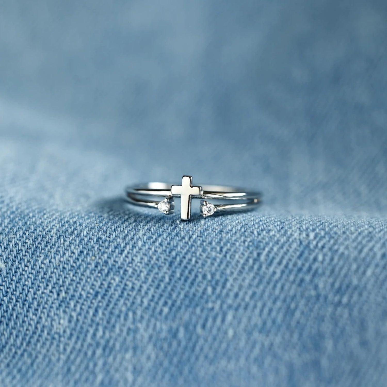 925 Sterling Silver Cross Ring - Honeypot