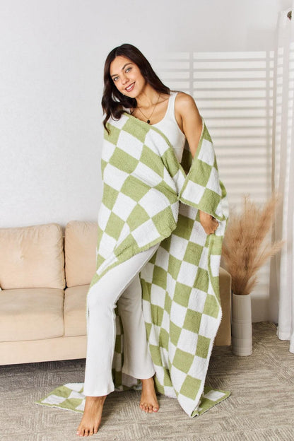 Cuddley Checkered Decorative Throw Blanket - Honeypot