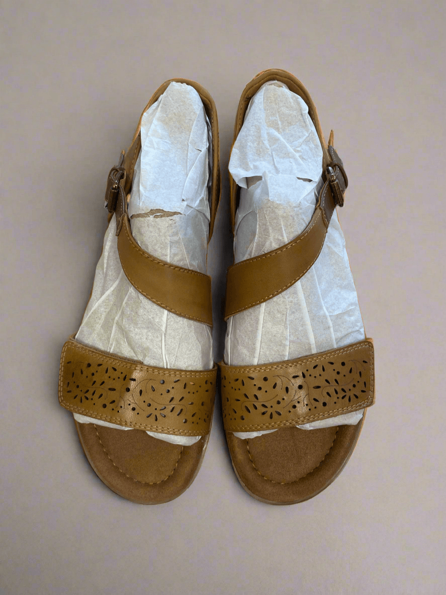 Tan Leather Sandals // Cobb Hill, 8 - Honeypot