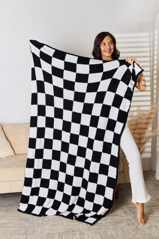 Cuddley Checkered Decorative Throw Blanket - Honeypot